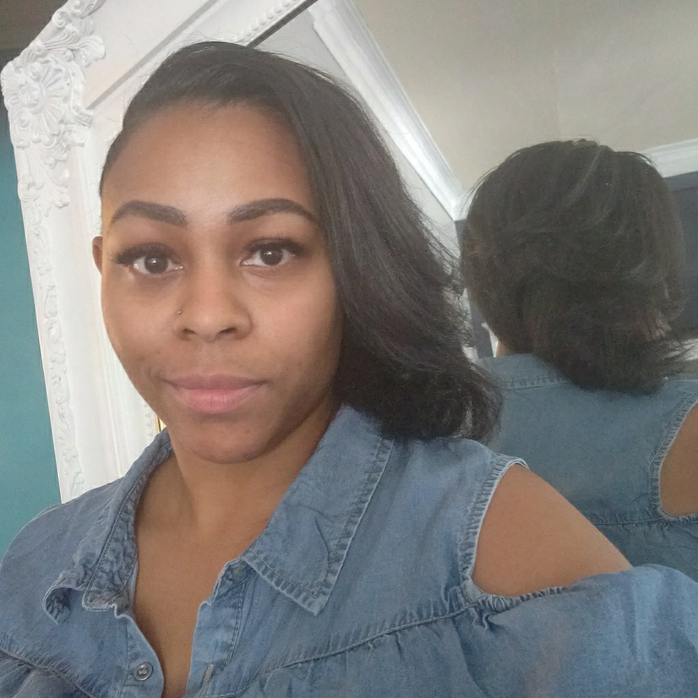 Meet your Posher, Danielle